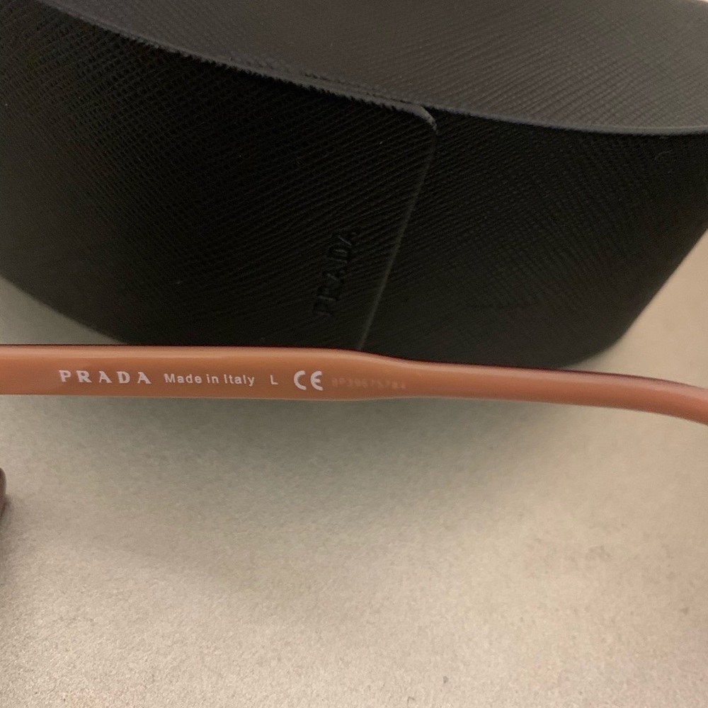 Prada frame - Picture 2 of 4